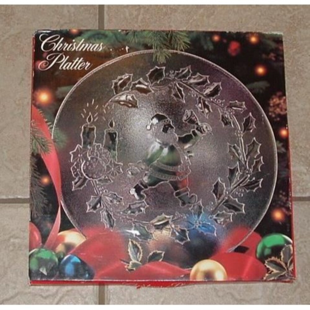 Holiday Christmas Santa Claus Entertaining 12" Round Glass Serving Platter